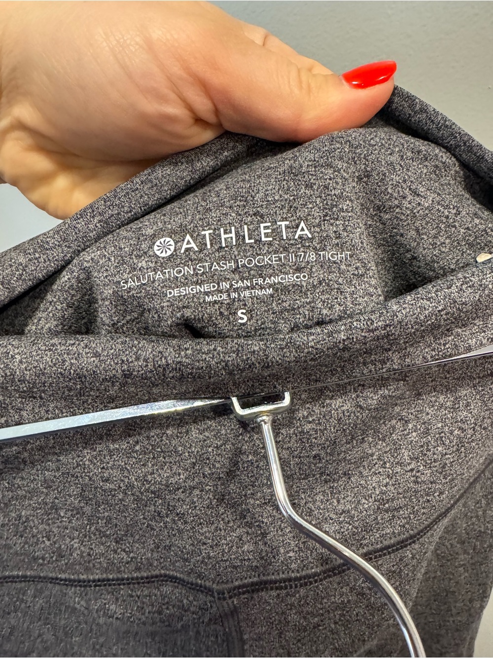 Athleta Salutation Stash Pocket II 7/8 Tight in Grey Size Small - Picture 2 of 8